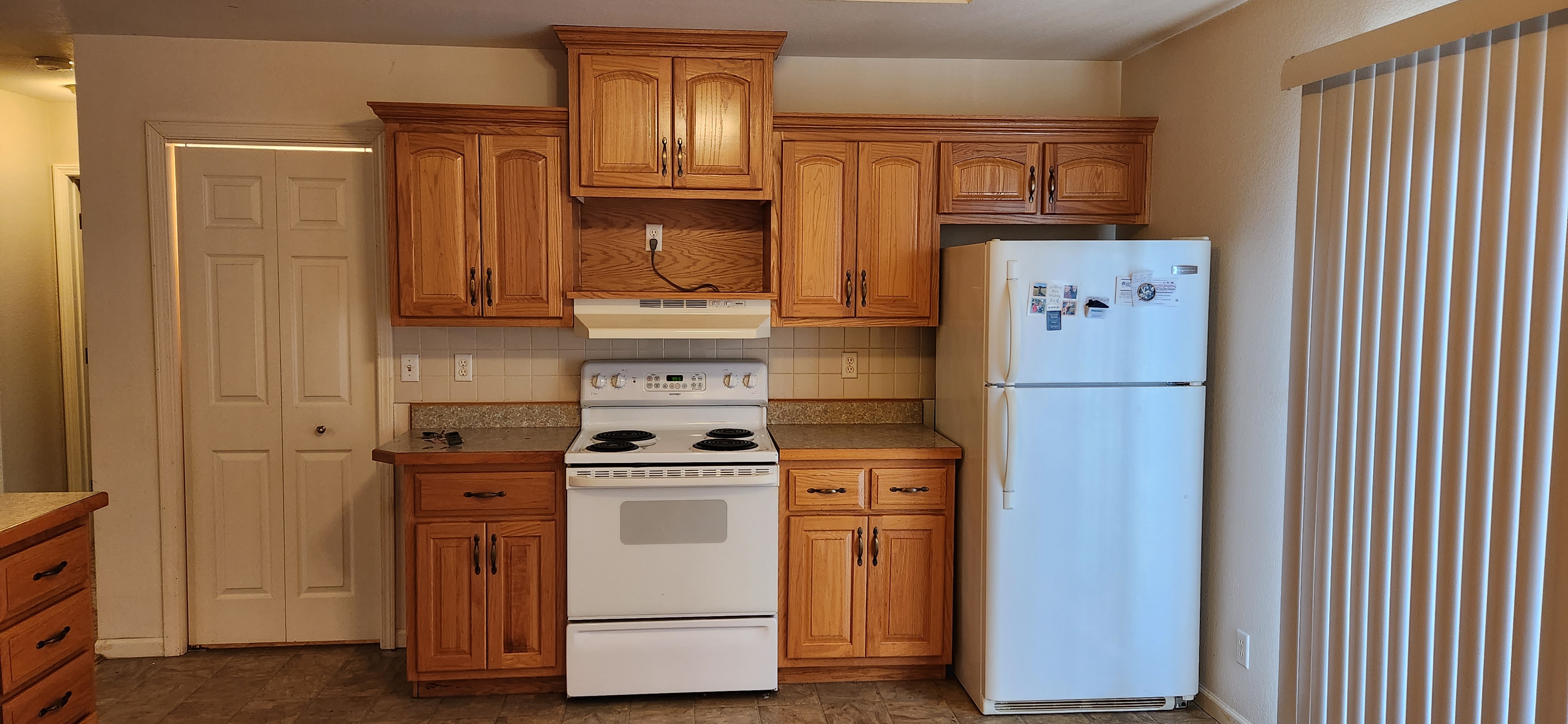 212 Green pics of Kitchen before winter 2023 rehab 3.jpg